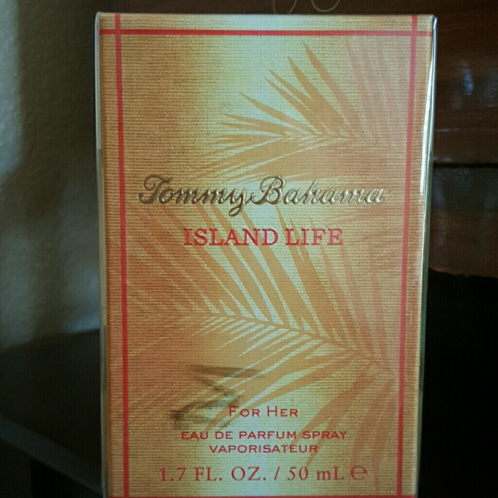 Tommy Bahama (for her)